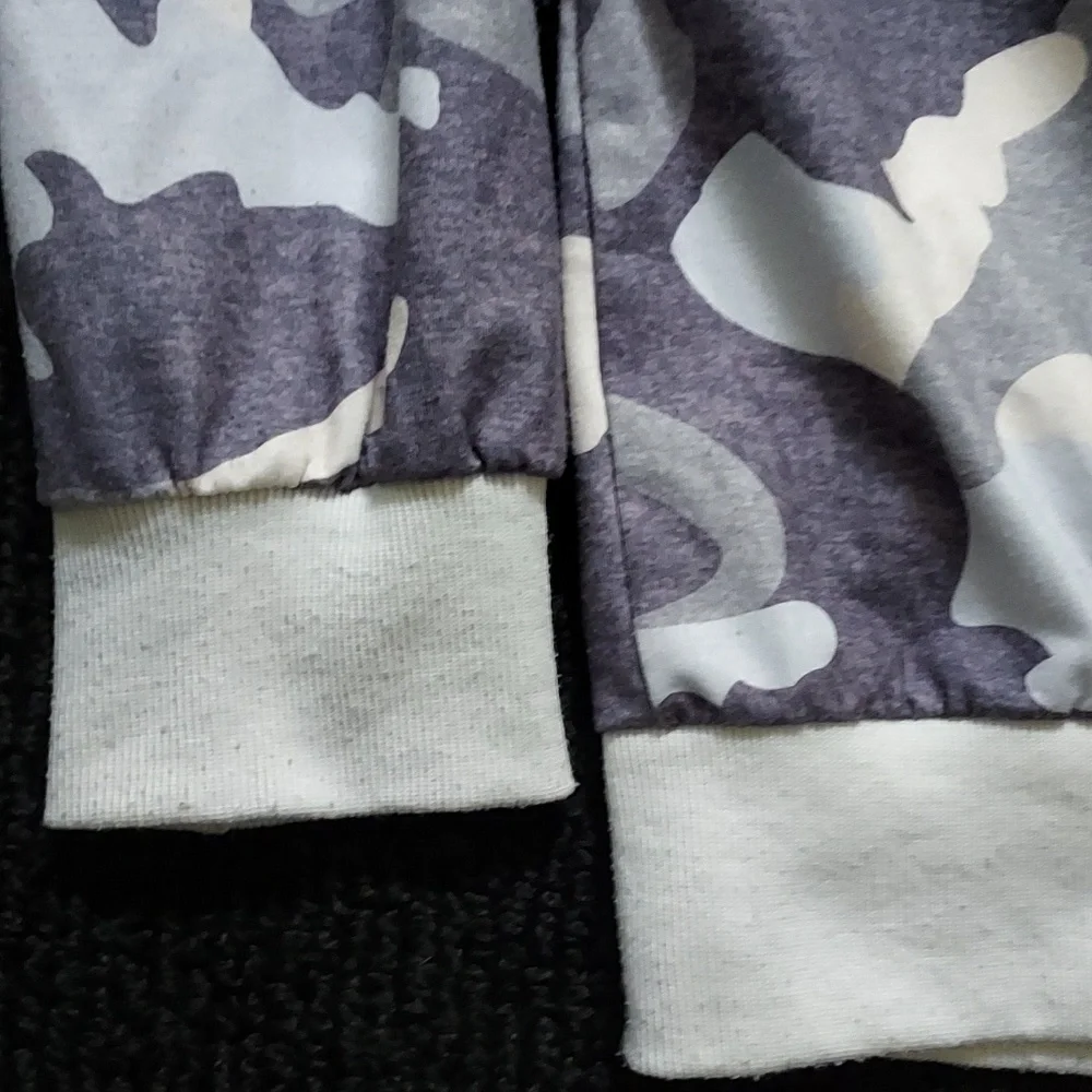 Gray & Cream Camo sweatshirt - Picture 4 of 6